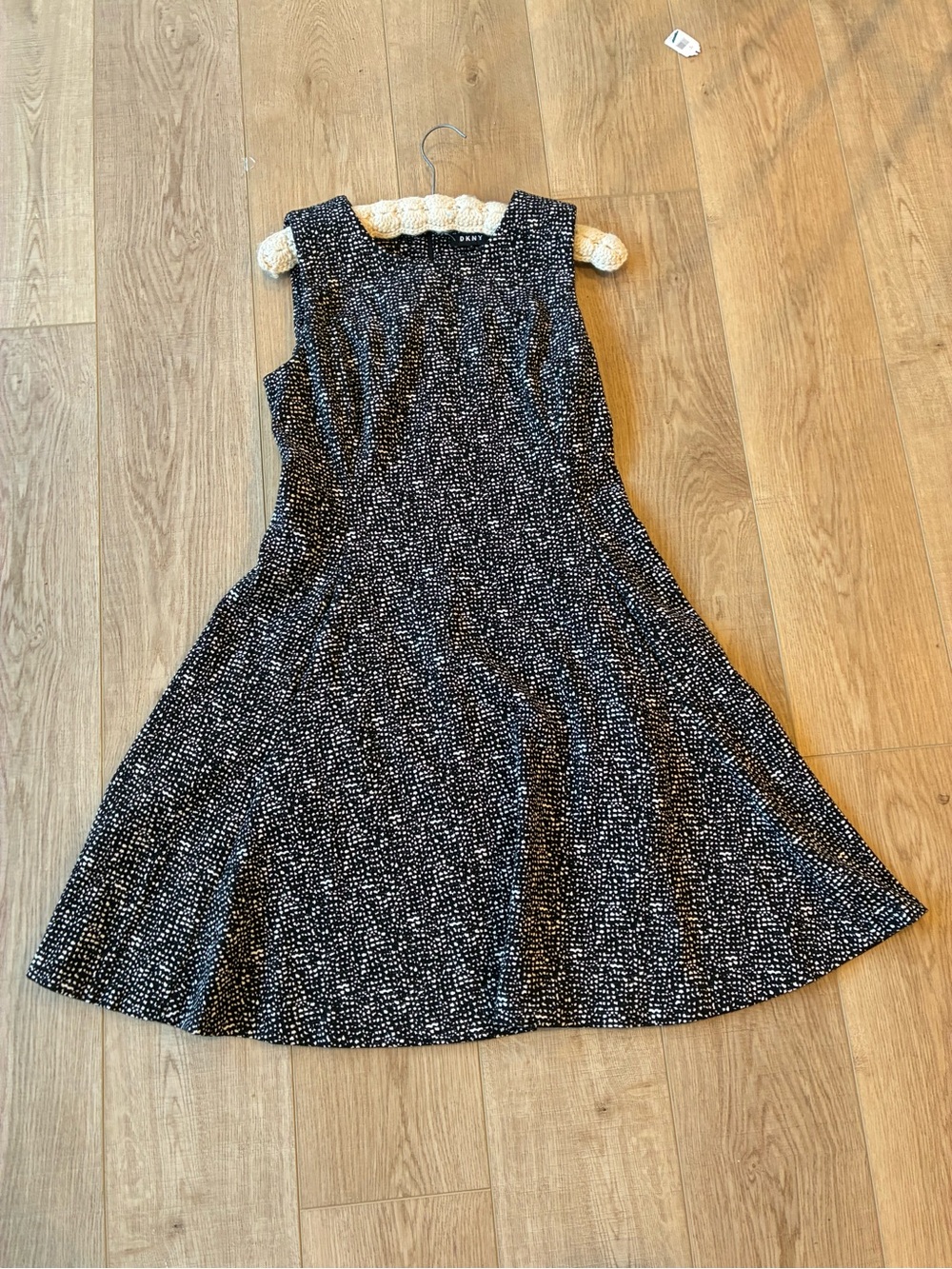 DKNY Black w white polka dots A-Line Dress Fit & Flare dress sleeveless size 8